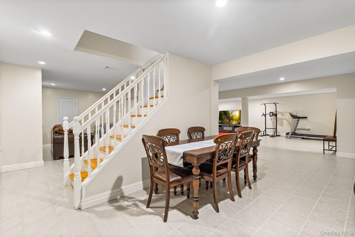Dining room, Fitness Equipment, Interior, Recessed Lighting