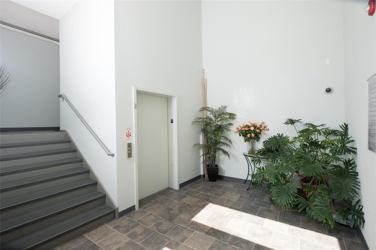Elevator, Interior