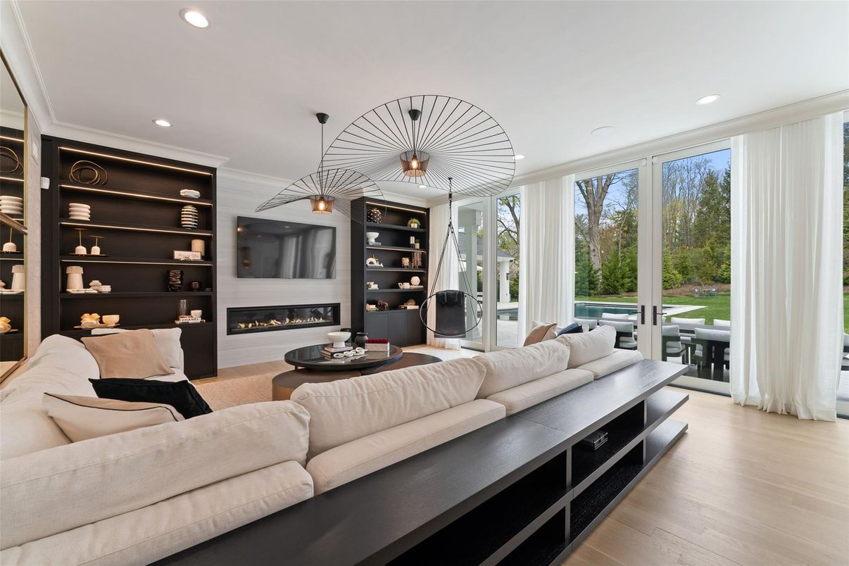 Fireplace, Interior, Living room, Pendant Lights, Recessed Lighting, Wood Texture Flooring