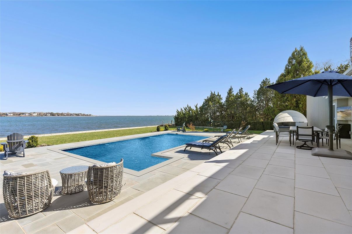 Exterior, Pool, Water