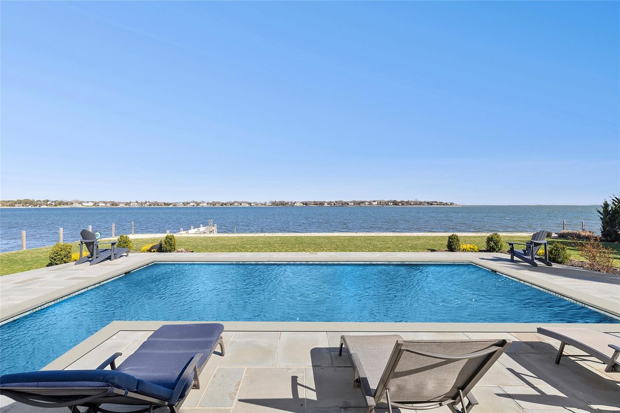 Exterior, Pool, Water