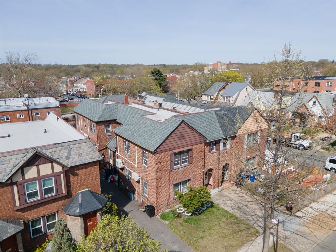 Exterior, Drone