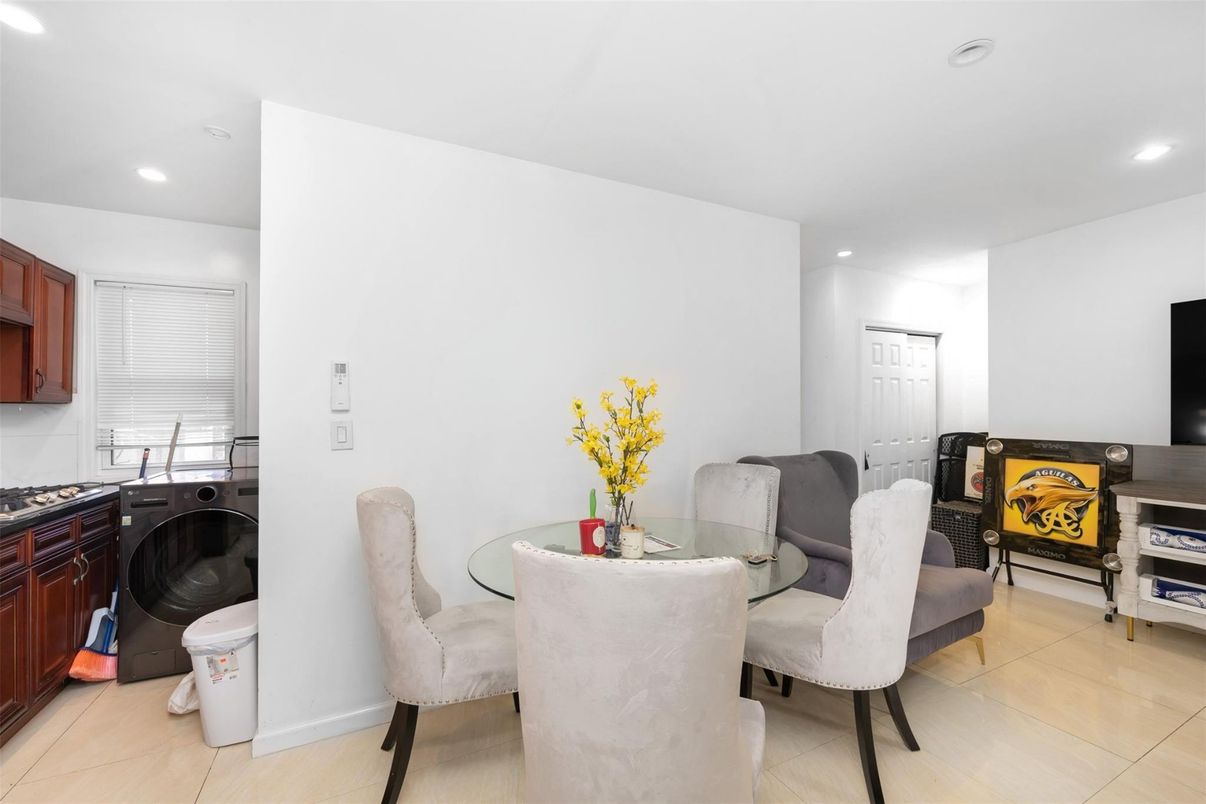 Dining room, Interior, Recessed Lighting, Washer