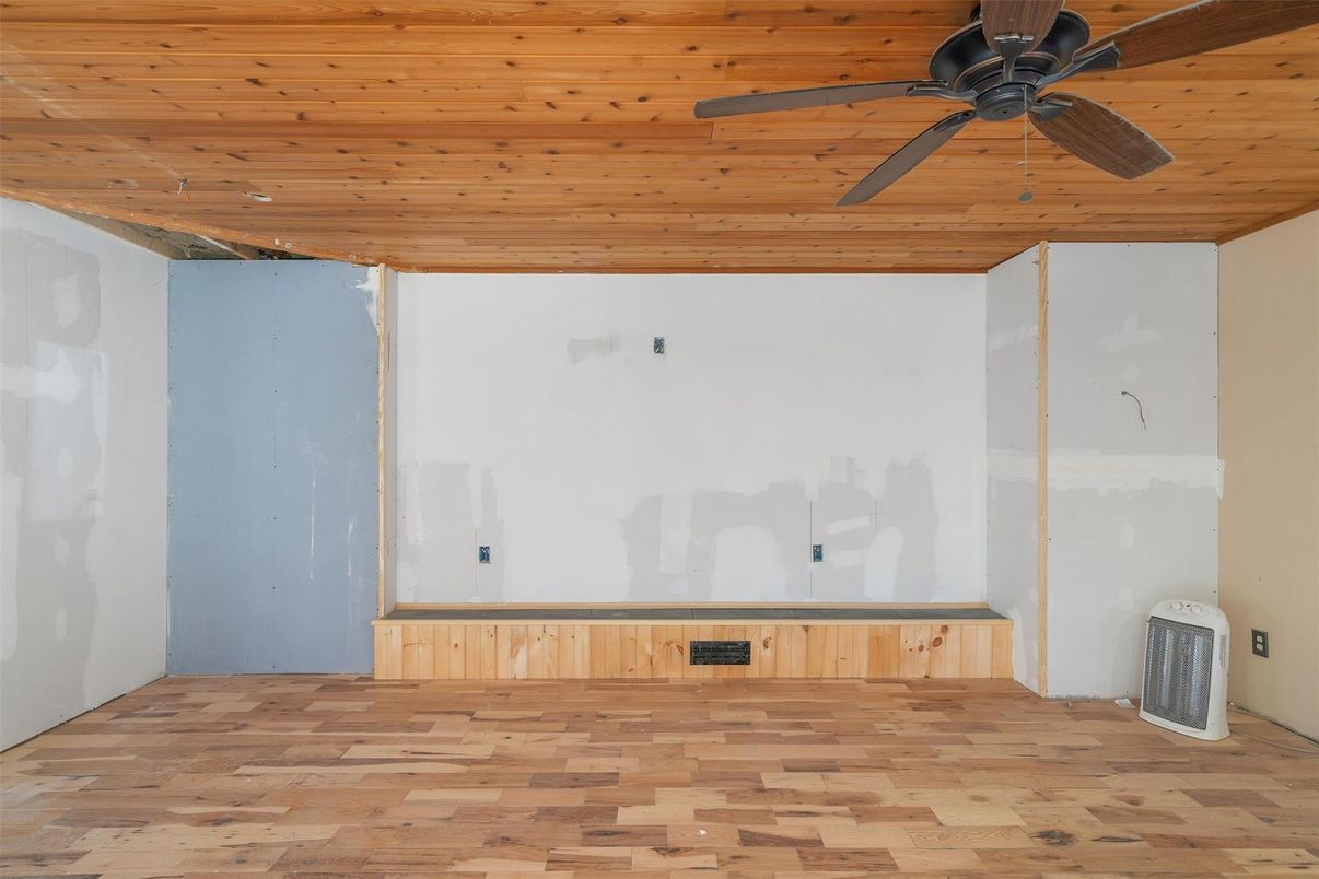 Empty room, Interior, Wooden Ceilings, Wood Texture Flooring