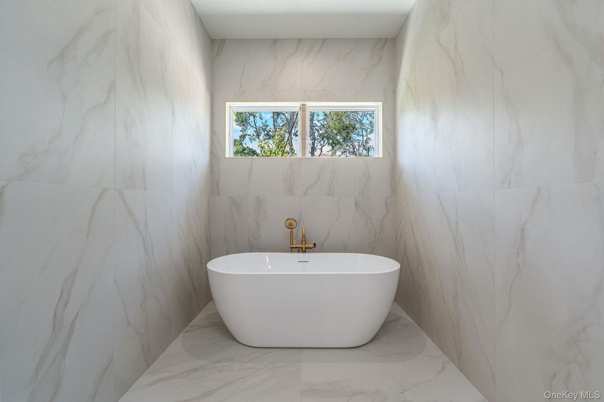 Bathroom, Free Standing Baths, Interior, Marble, Marble Walls