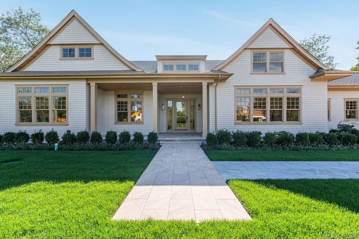 Exterior, Facade, Farmhouse