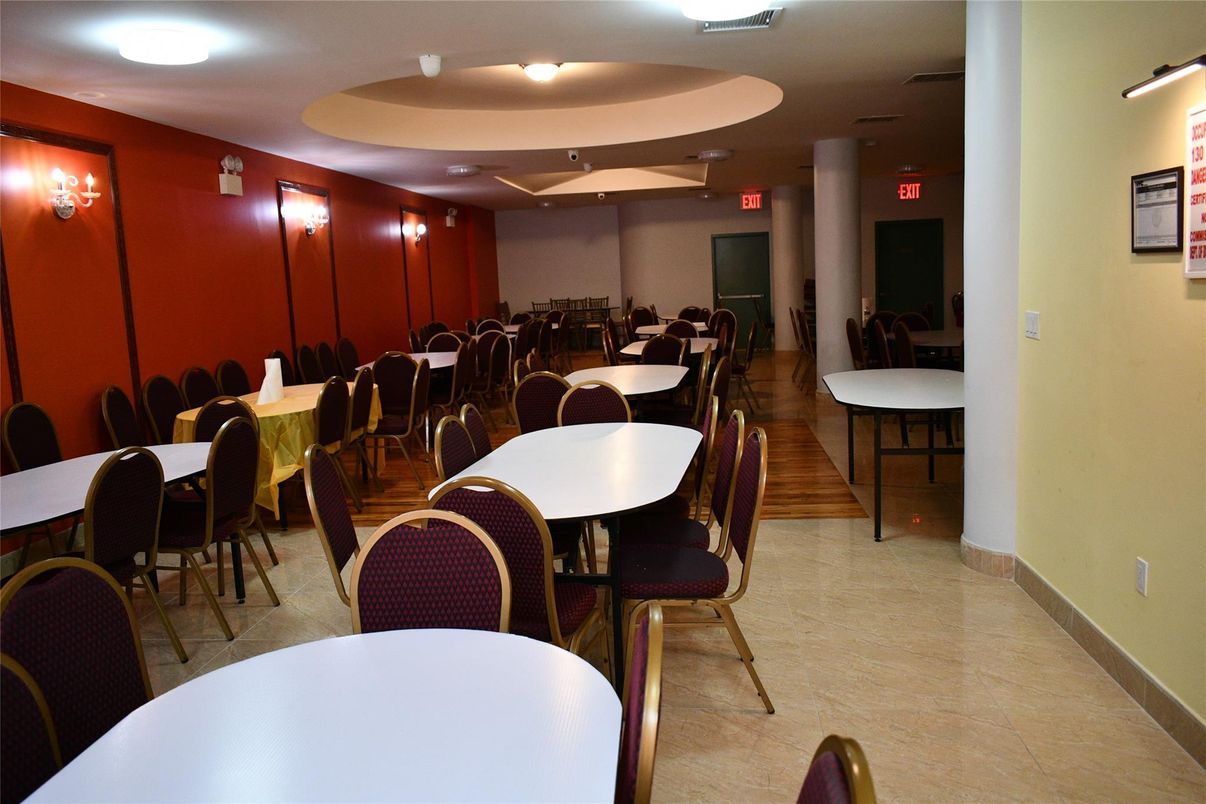 Dining room, Interior