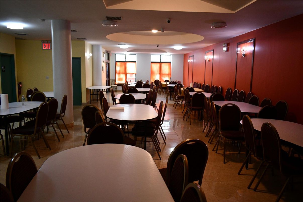 Dining room, Interior, Recessed Lighting
