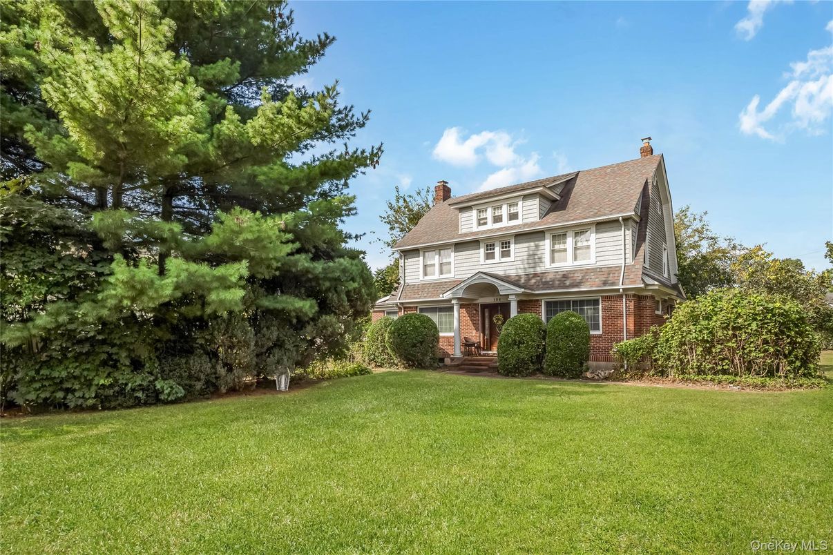 Backyard, Exterior, Facade, Brick Facade, Queen Anne Victorian