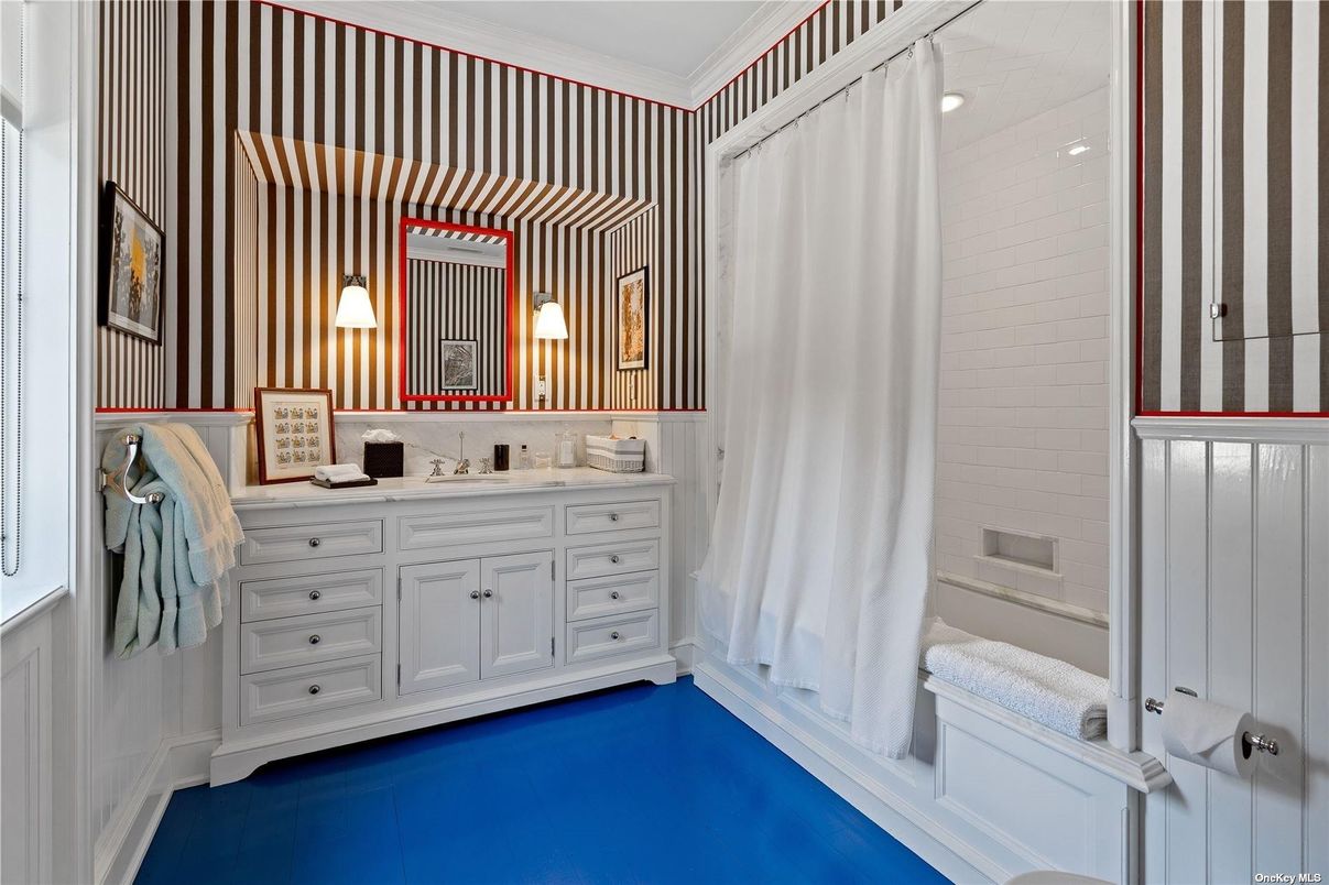 Bathroom, Interior, Pendant Lights