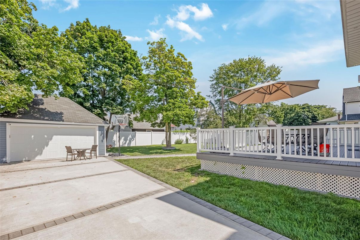 Backyard, Detached Garage, Exterior