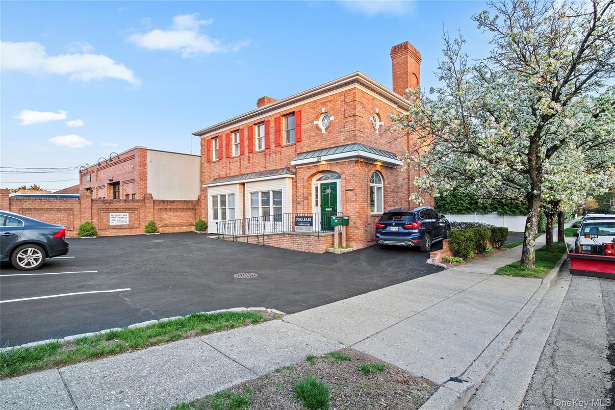 Exterior, Facade, Brick Facade, Tudor Revival