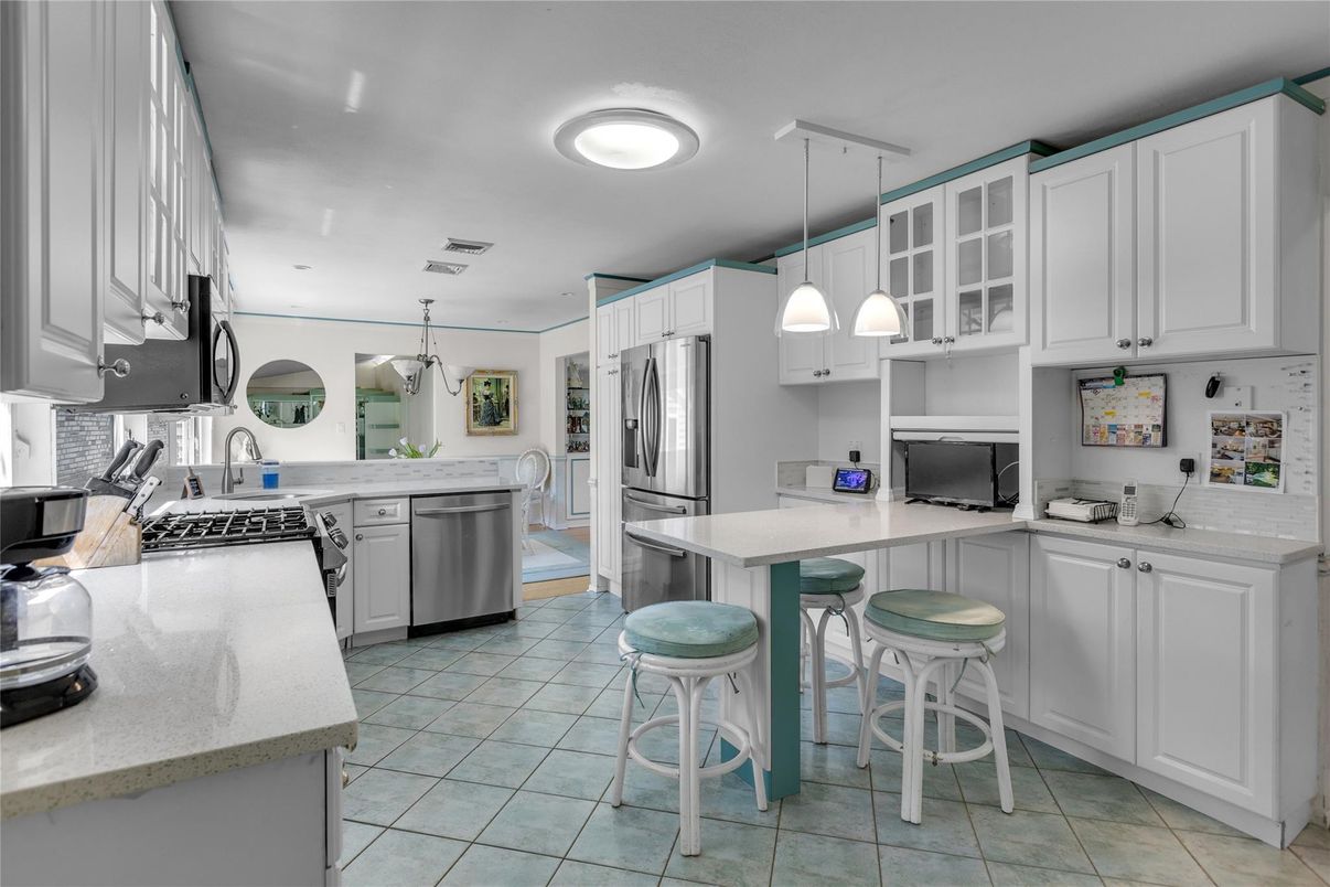 Interior, Kitchen, Pendant Lights, Stainless Steel Appliances
