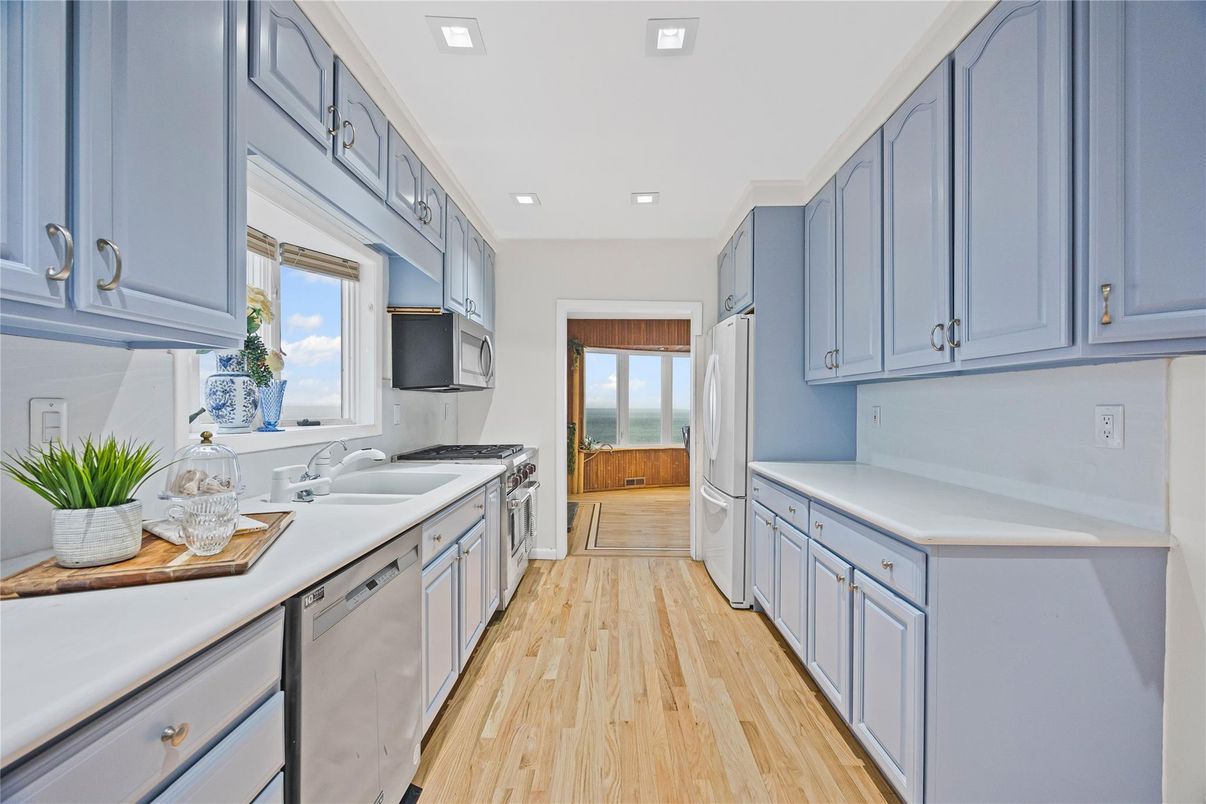 Interior, Kitchen, Recessed Lighting, Wood Texture Flooring
