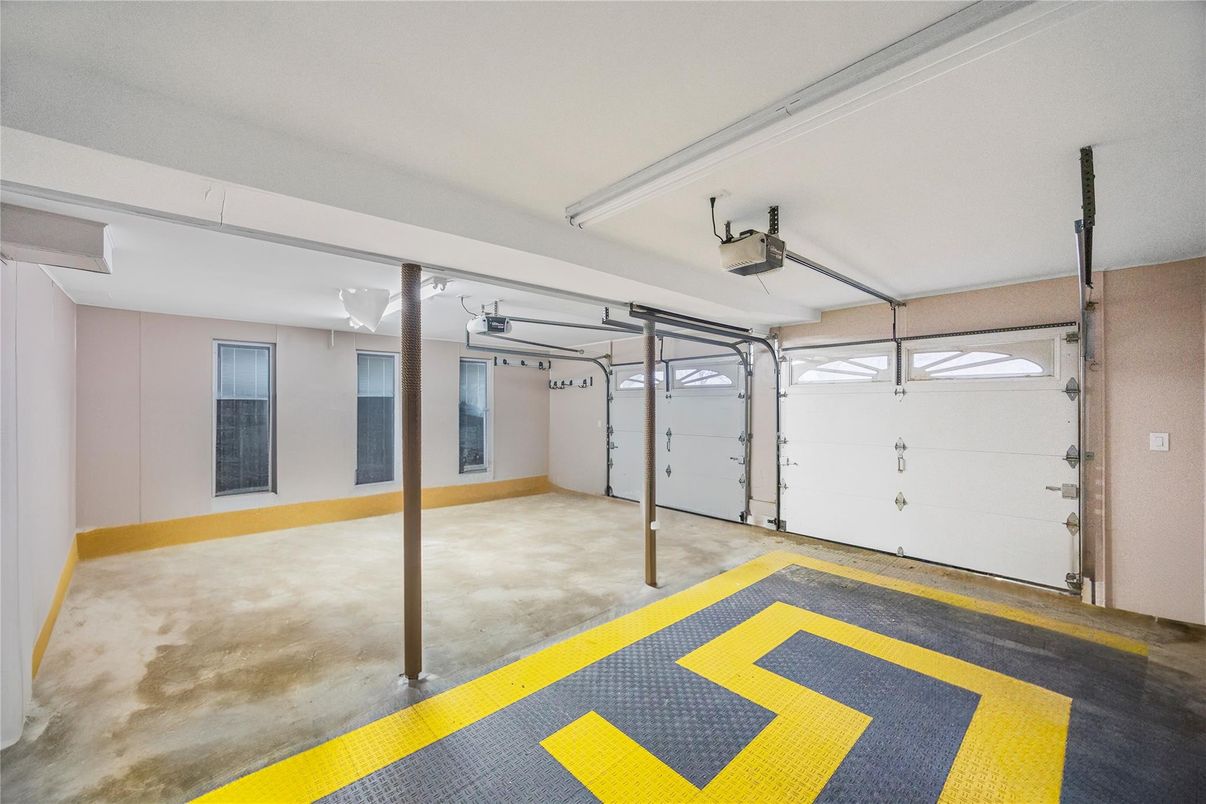 Garage, Interior