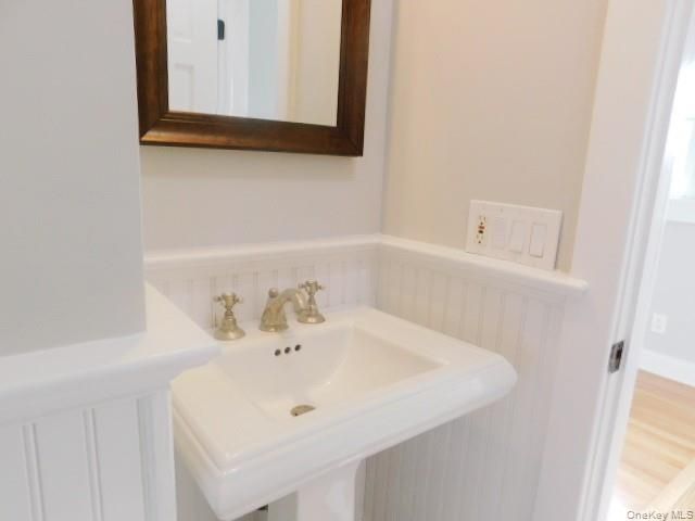 Bathroom, Interior, Wood Texture Flooring