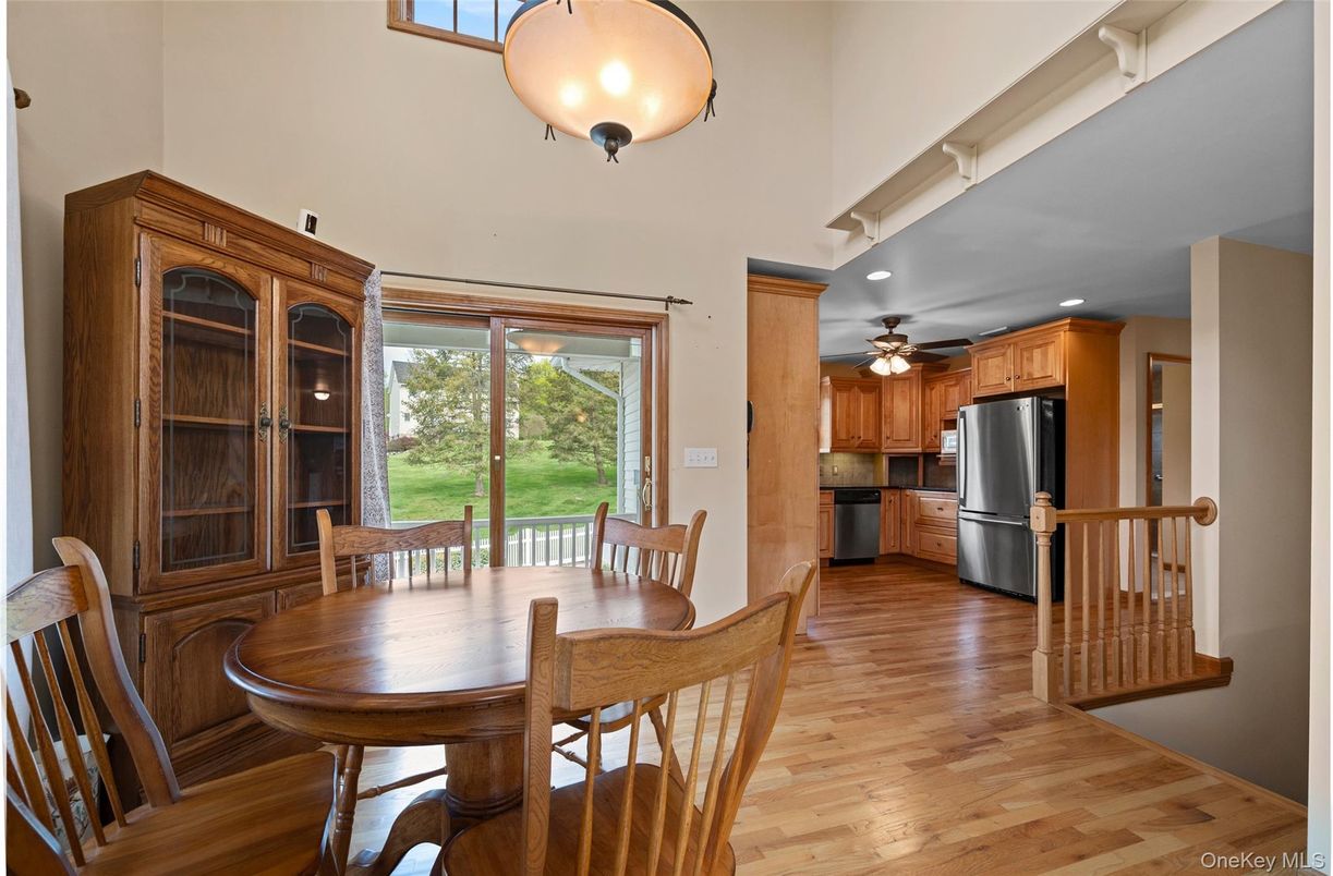 Dining room, Interior, Kitchen, Recessed Lighting, Wood Texture Flooring
