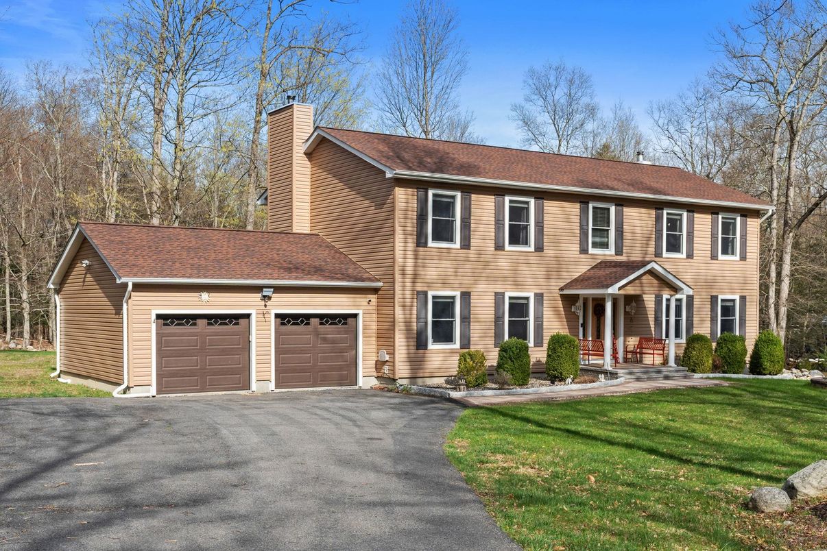 Attached, Exterior, Facade, Georgian