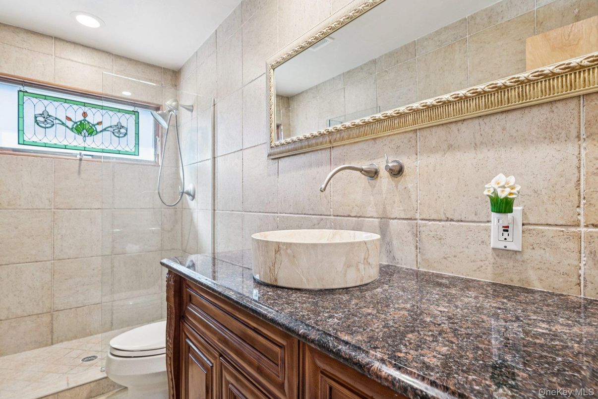 Bathroom, Interior, Recessed Lighting