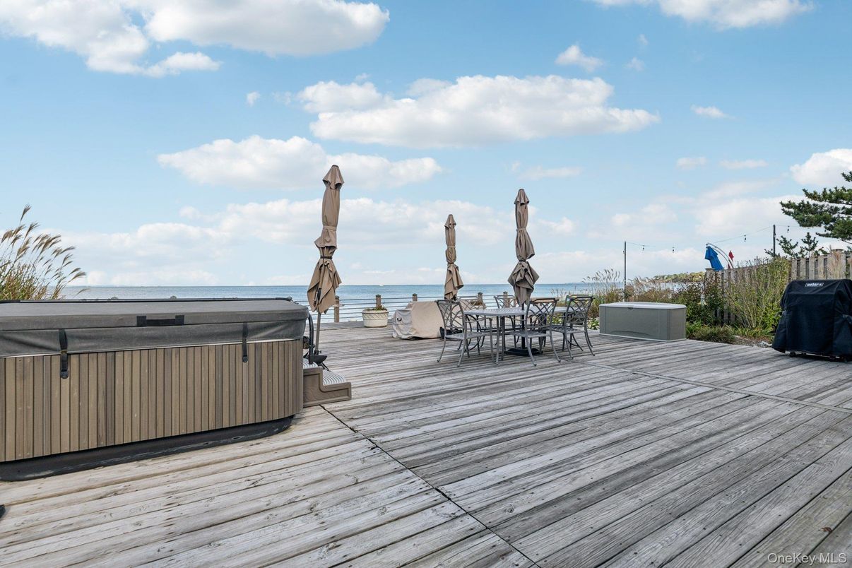 Exterior, Hot Tub, Water