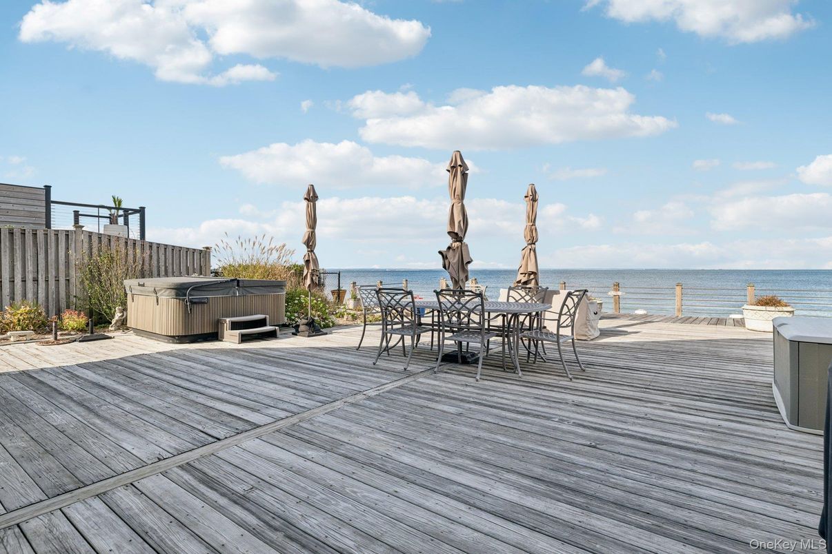 Exterior, Hot Tub, Water