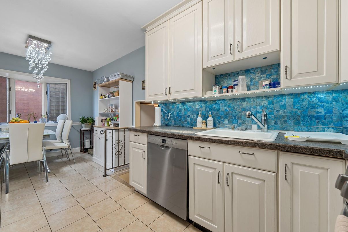 Dining room, Interior, Kitchen, Pendant Lights
