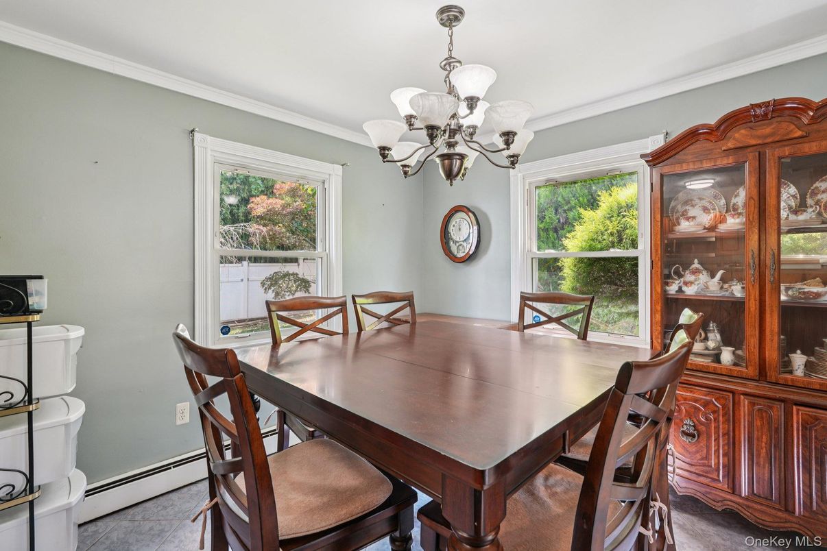 Chandelier, Dining room, Interior