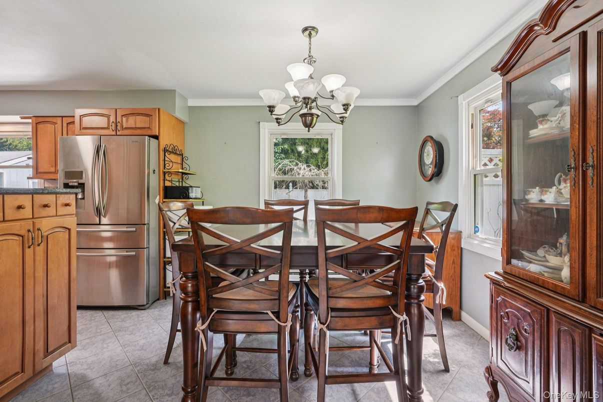 Chandelier, Dining room, Interior, Kitchen
