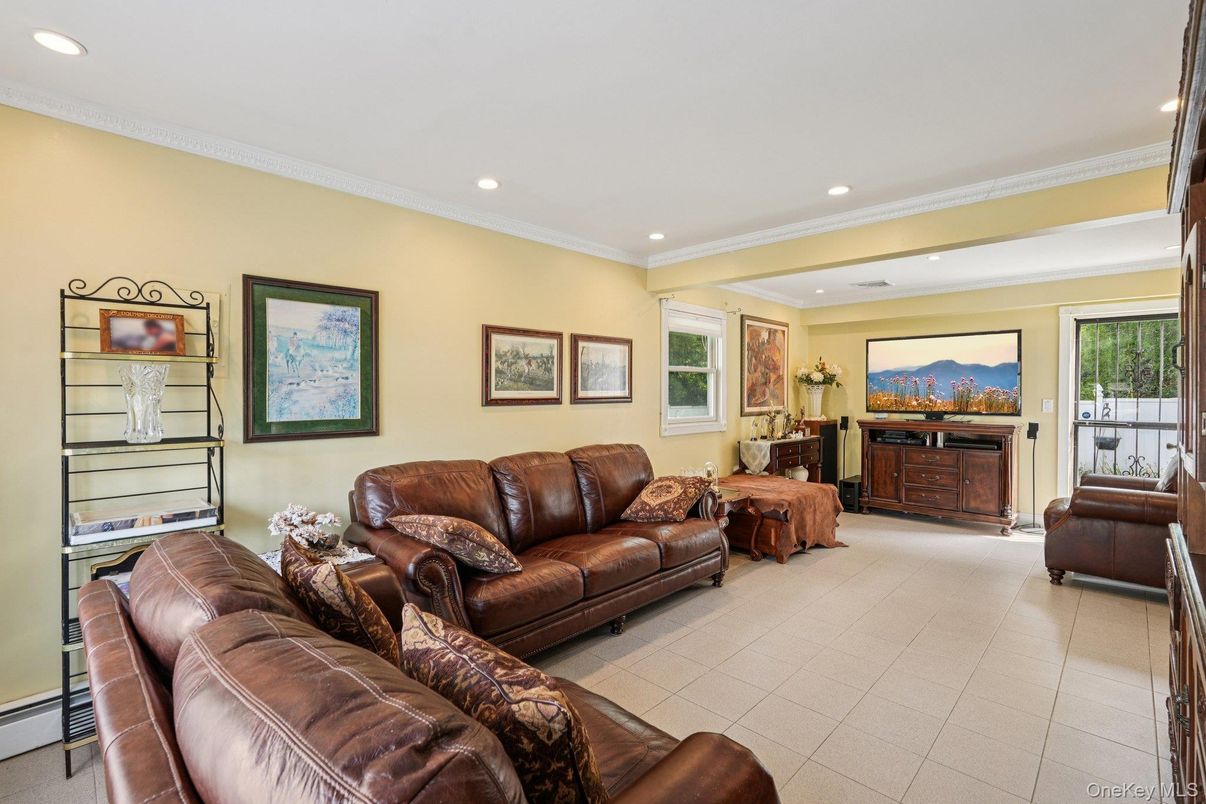 Interior, Living room, Recessed Lighting