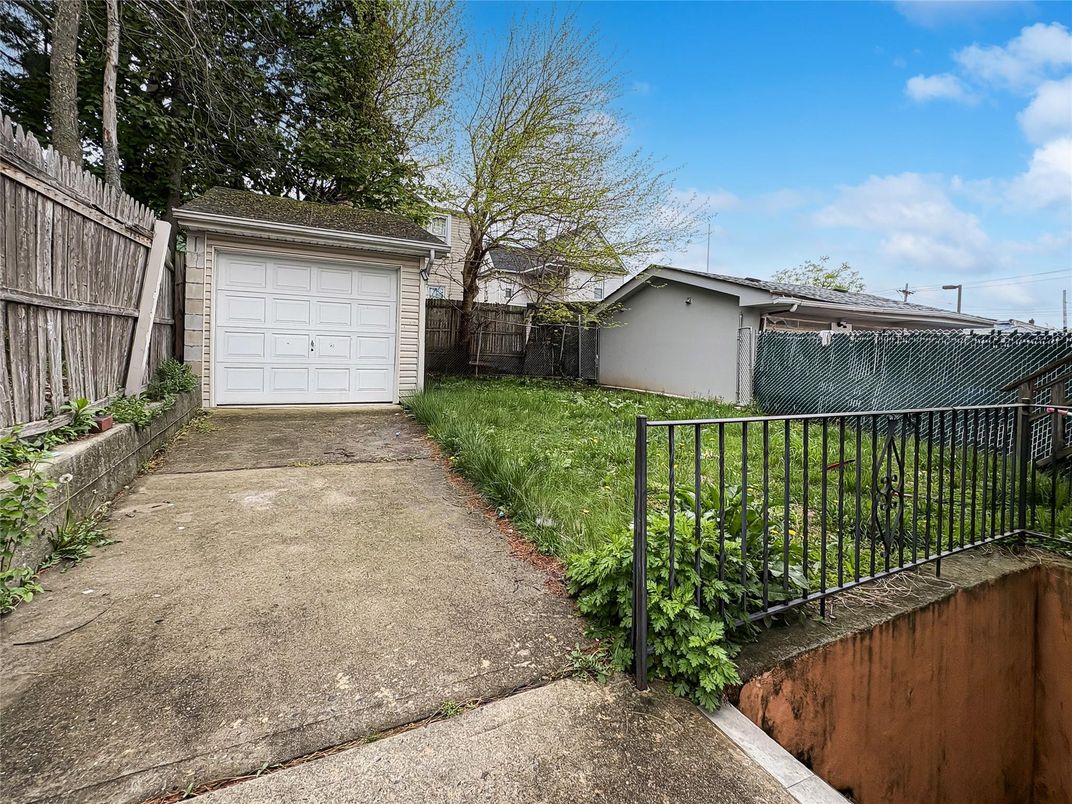 Backyard, Detached Garage, Exterior