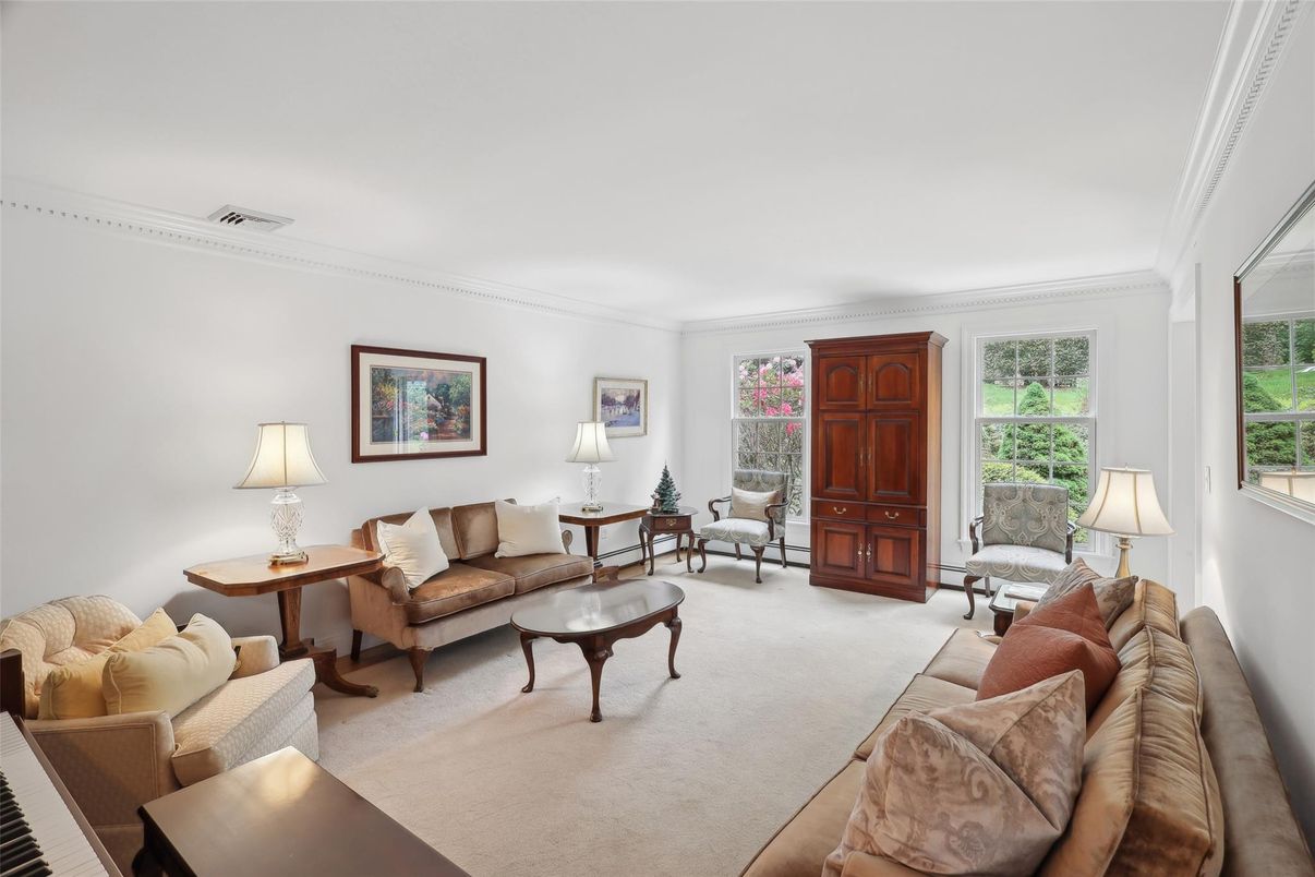 Interior, Living room, Piano
