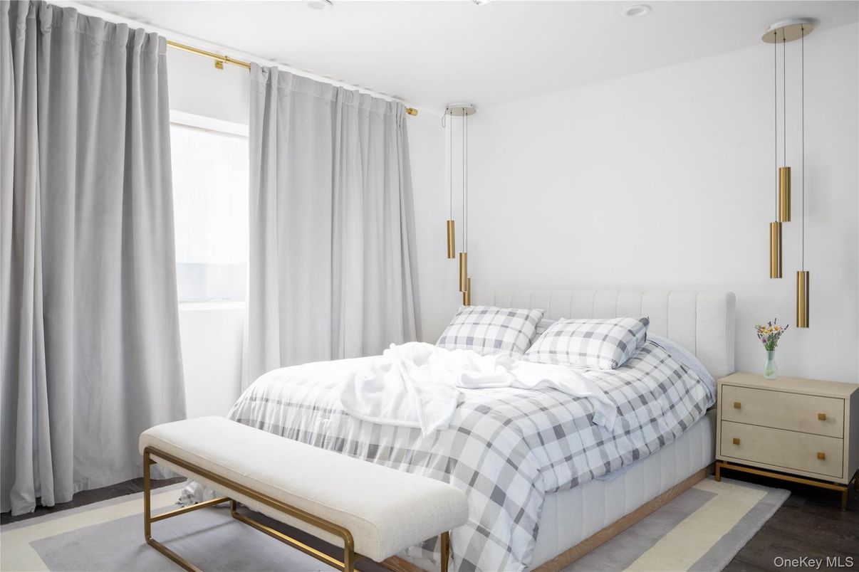 Bedroom, Interior, Pendant Lights, Recessed Lighting, Wood Texture Flooring