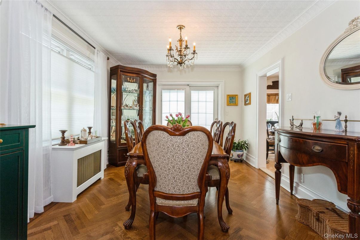 Chandelier, Dining room, Interior, Wood Texture Flooring
