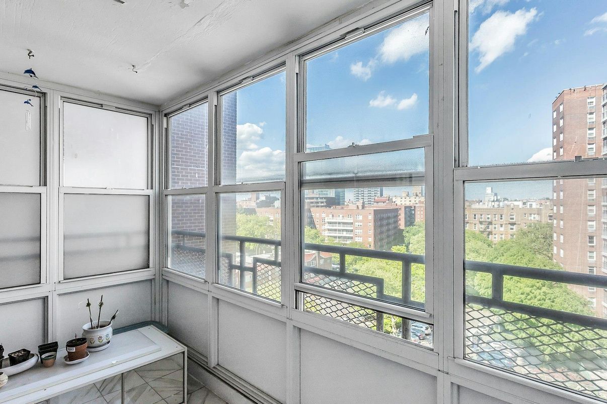 Interior, Sun Room, Water