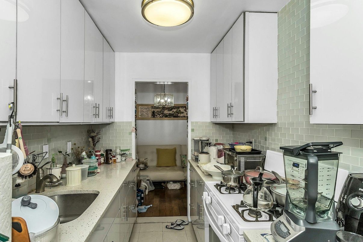 Chandelier, Interior, Kitchen, Wood Texture Flooring