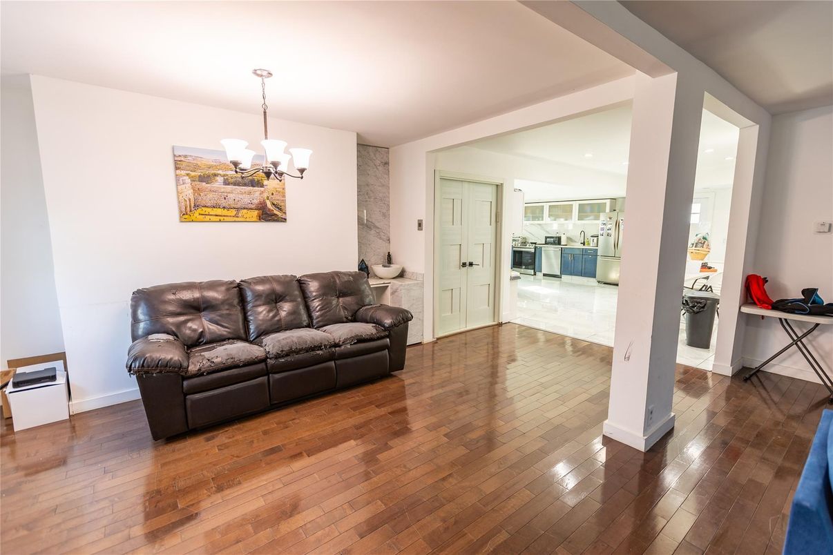 Chandelier, Interior, Kitchen, Wood Texture Flooring
