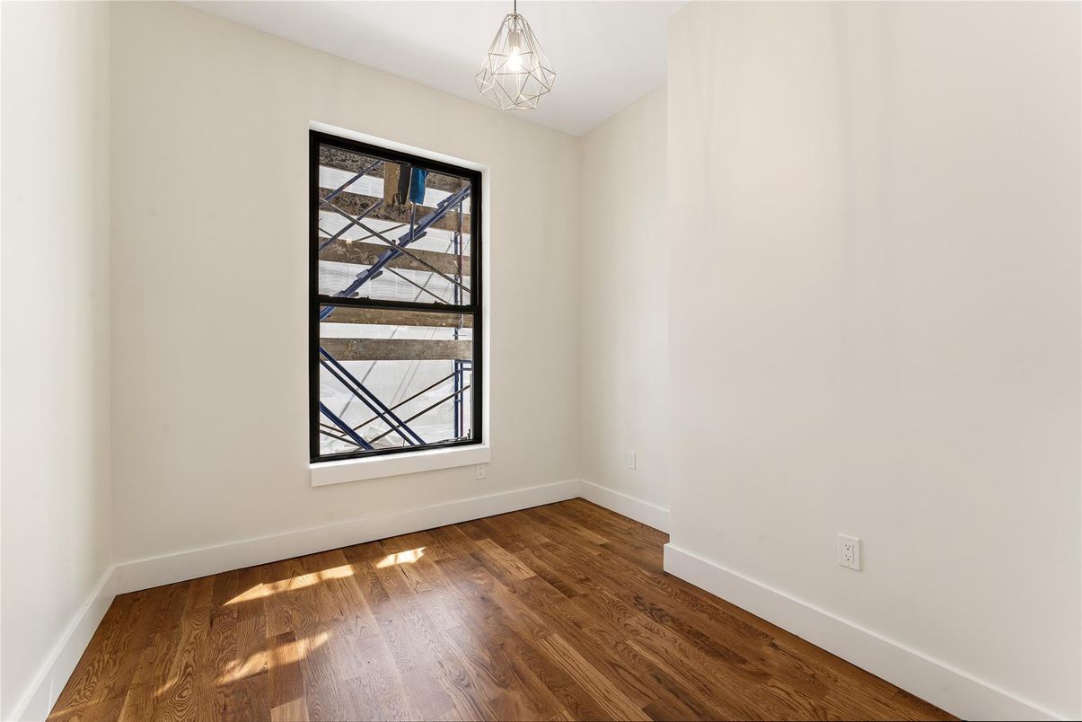 Empty room, Interior, Pendant Lights, Wood Texture Flooring