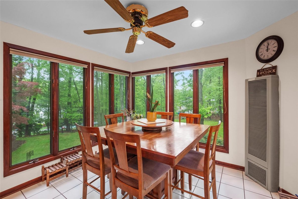 Dining room, Interior, Recessed Lighting