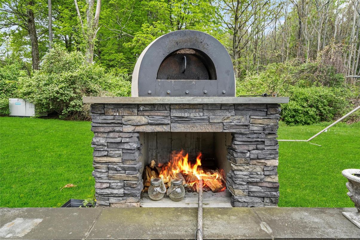 Exterior, Fireplace