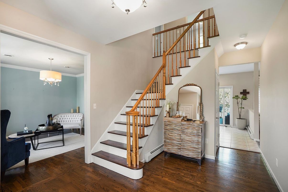 Interior, Pendant Lights, Wood Texture Flooring
