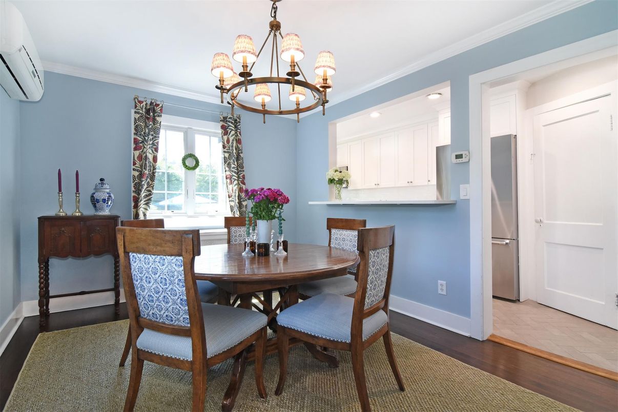 Chandelier, Dining room, Interior, Kitchen, Recessed Lighting, Wood Texture Flooring