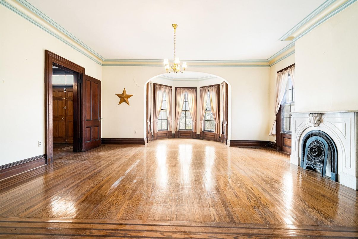 Chandelier, Empty room, Interior, Wood Texture Flooring