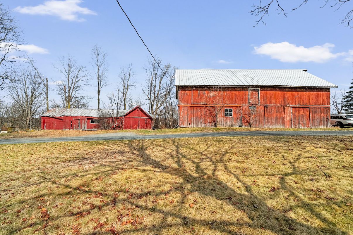 Backyard, Detached Garage, Exterior