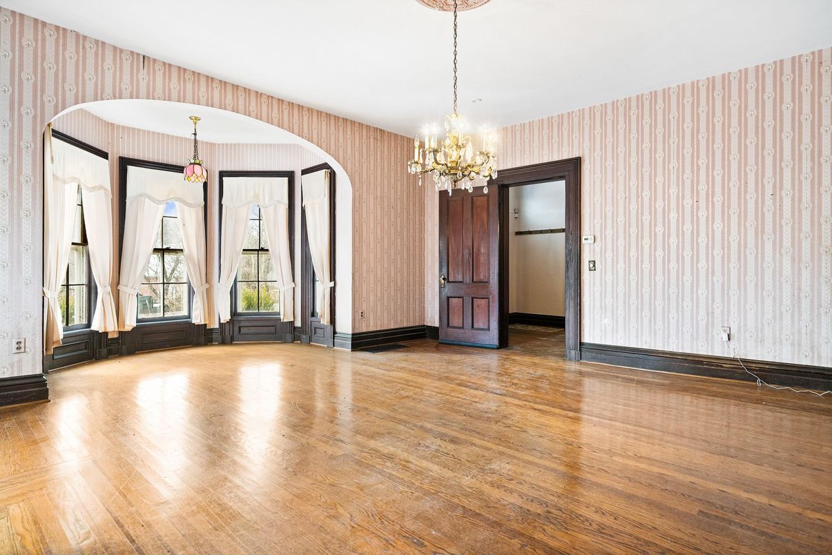 Chandelier, Empty room, Interior, Wood Texture Flooring