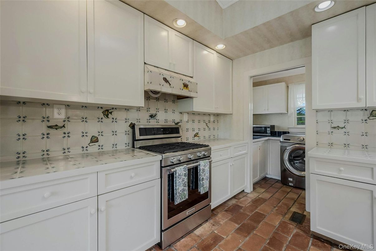 Interior, Kitchen, Recessed Lighting, Washer