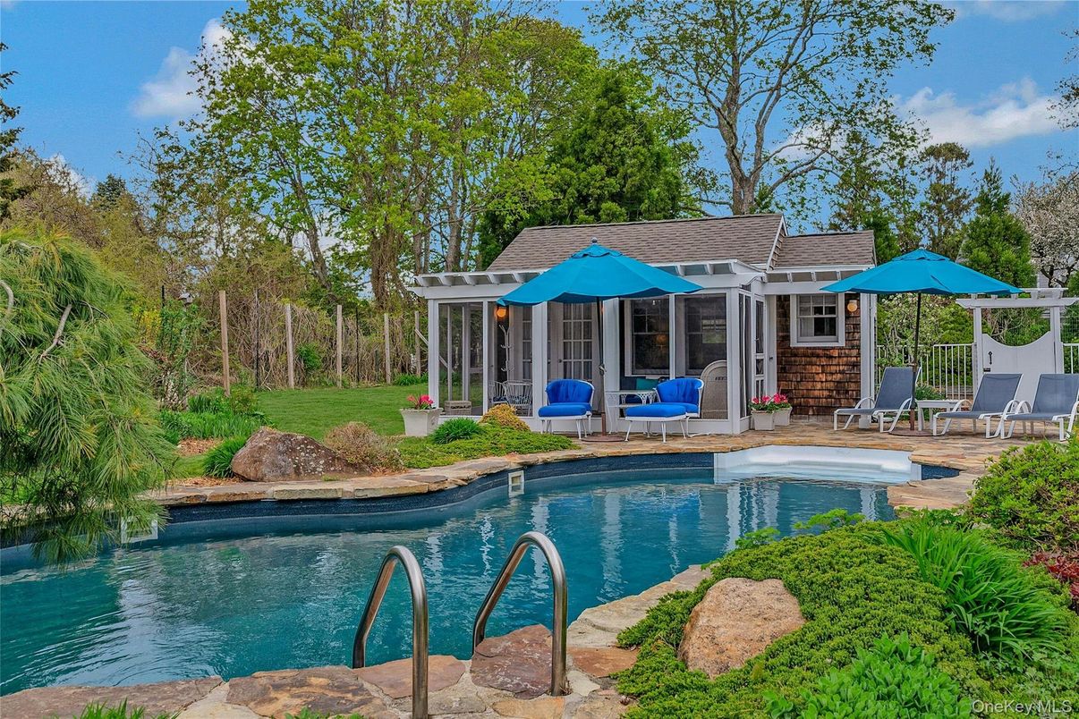 Exterior, Pool
