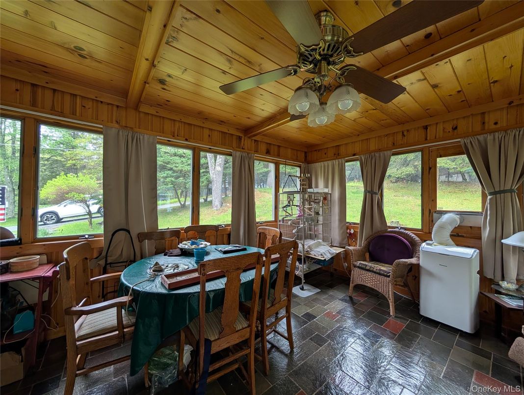 Dining room, Interior, Sun Room, Wooden Beams, Wooden Ceilings