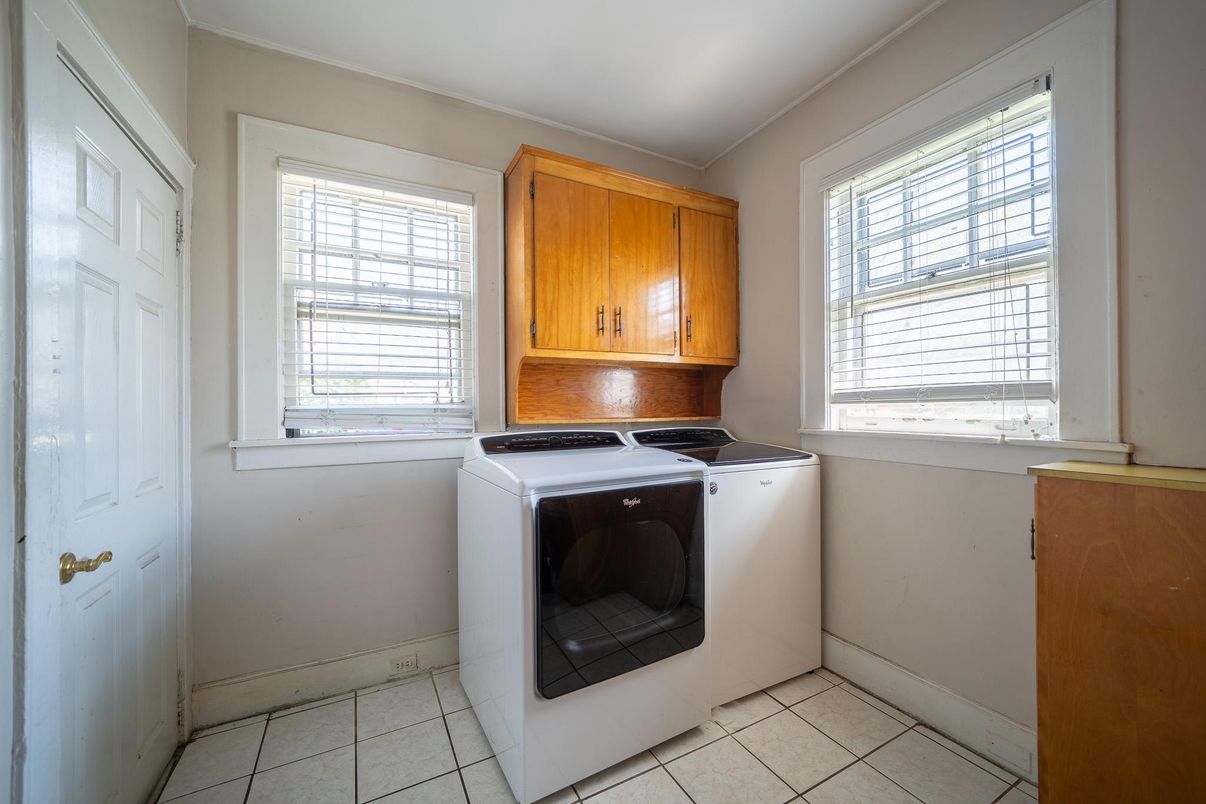 Interior, Washer