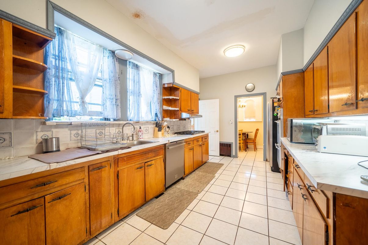 Interior, Kitchen, Tile Countertops