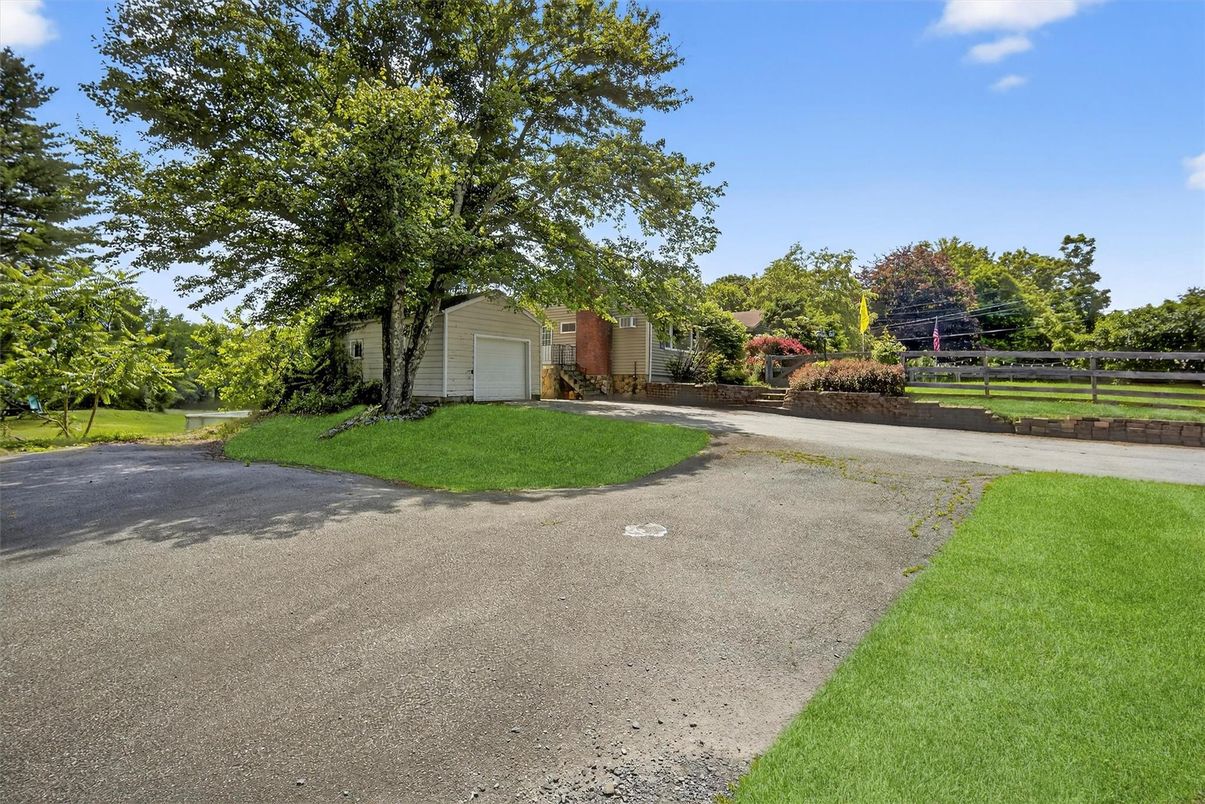 Backyard, Detached Garage, Exterior